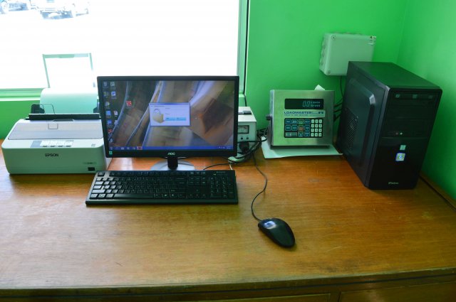 trucks-scale-computer-room